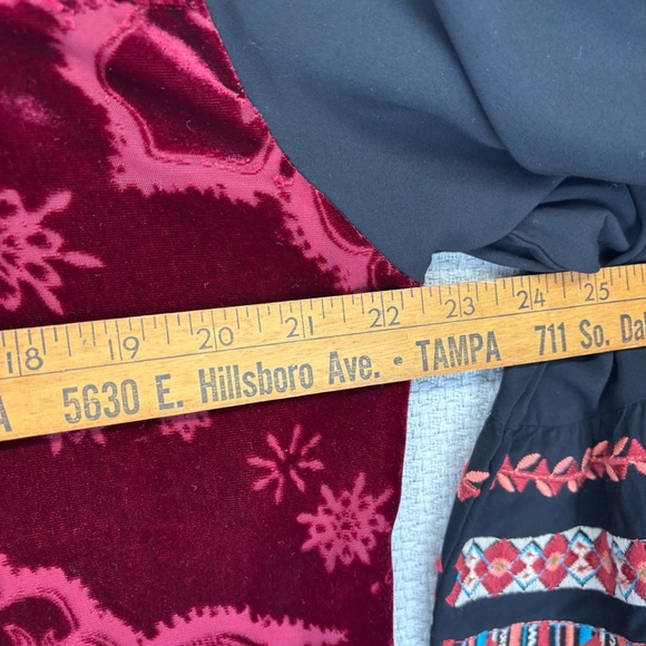 John Mark Red Velvet Embroidered Floral Tunic Flared Sleeves Aztec Boho Size XL - Picture 9 of 10